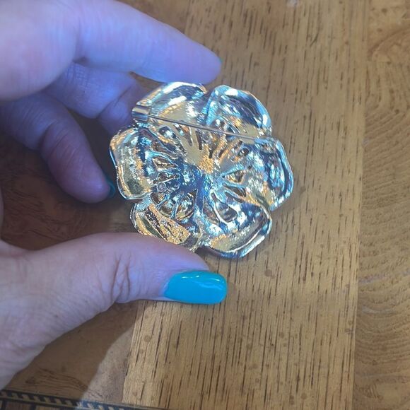 PEARL FROSTED Brooch!  - Picture 13 of 16